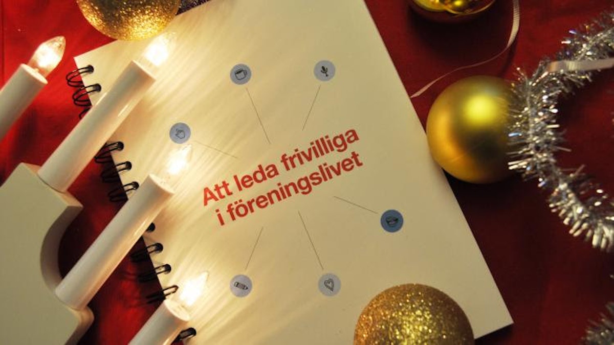 En julklapp till dig eller din förening? Våra handböcker till rabatterat pris!