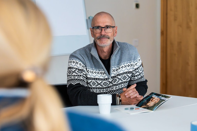 Ola samordnar volontärer hos Mind